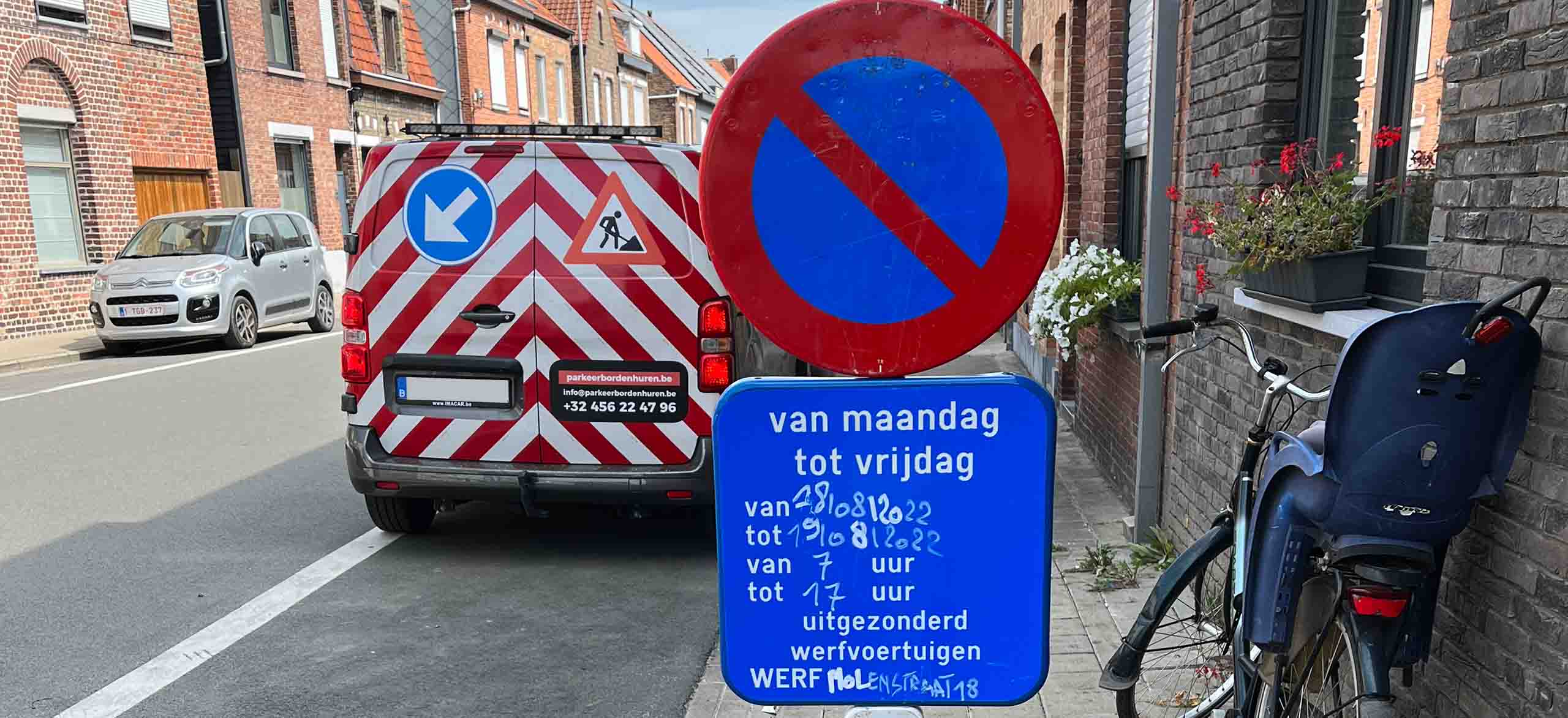 Hoeveel kost een parkeervergunning? Parkeerbordenhuren.be