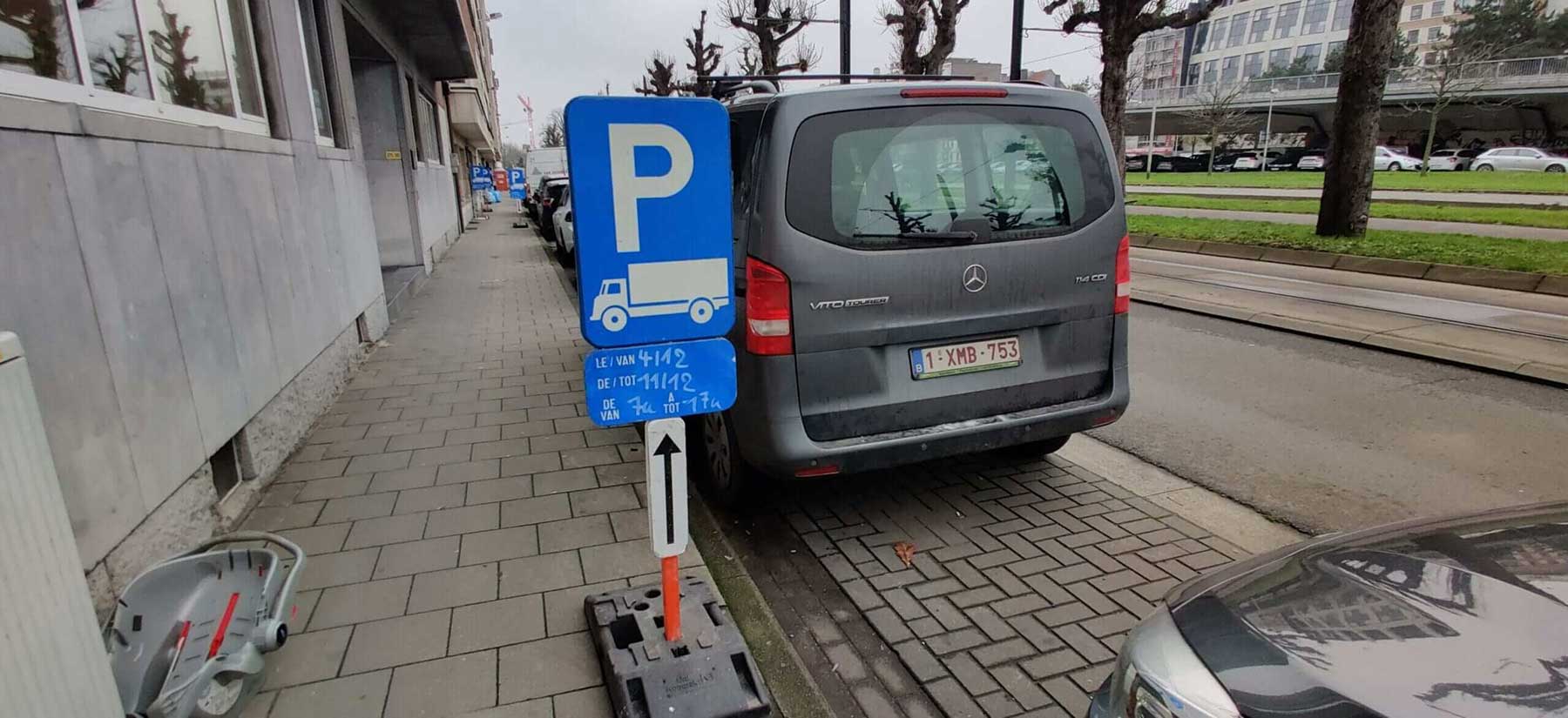 Wegsignalisatie set E9c parkeerborden huren en laten plaatsen in Gent