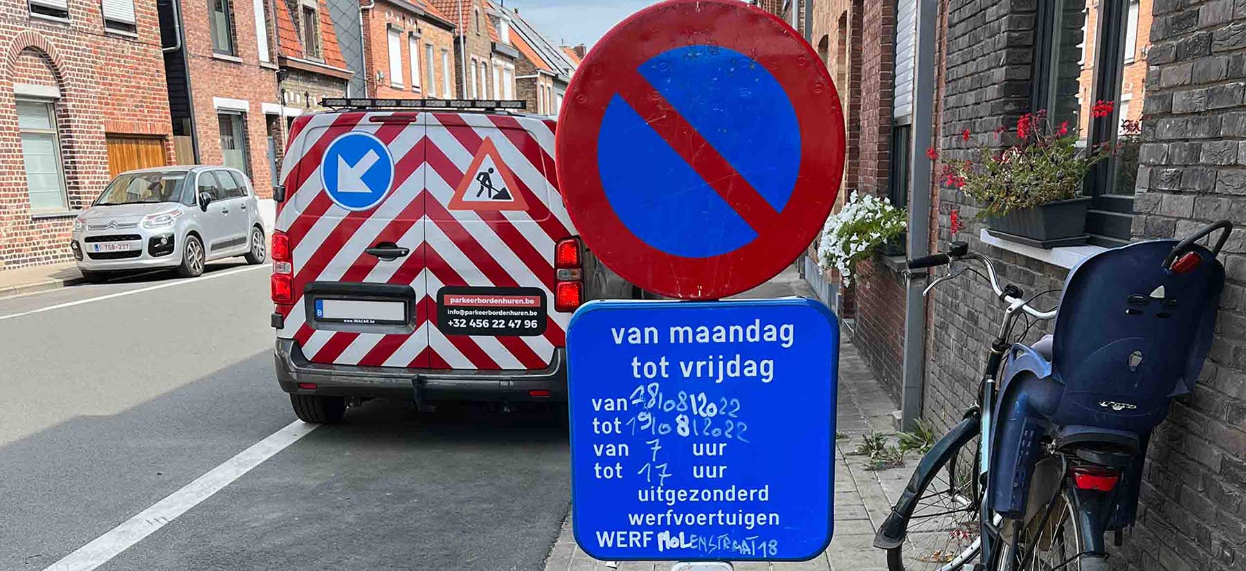 Wegsignalisatie set type E1 parkeerborden huren en laten plaatsen in Brugge